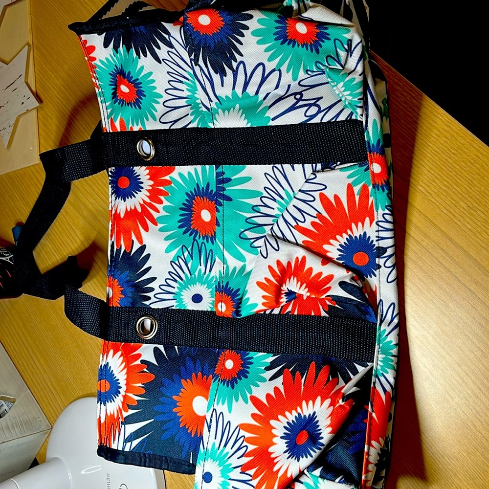Thirty-one bag new in tote.